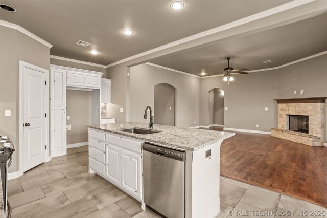 8110 N 77 East Avenue, Owasso, OK 74055
