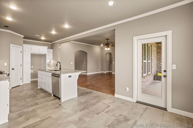 8110 N 77 East Avenue, Owasso, OK 74055