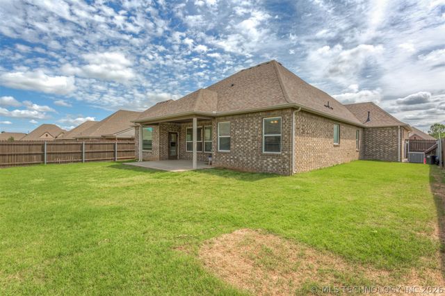 8110 N 77 East Avenue, Owasso, OK 74055