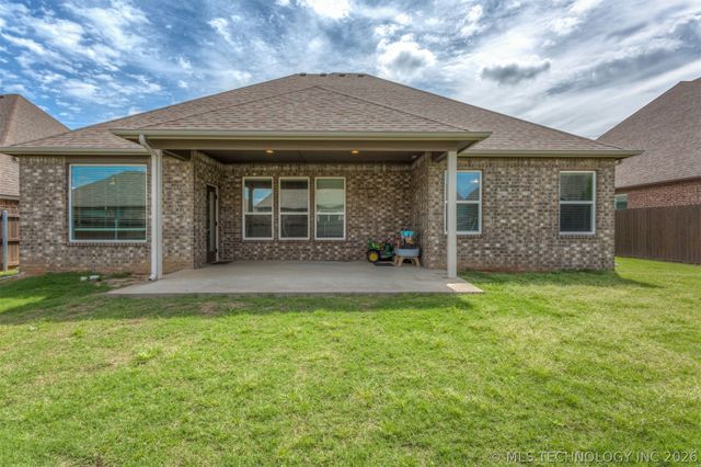 8110 N 77 East Avenue, Owasso, OK 74055