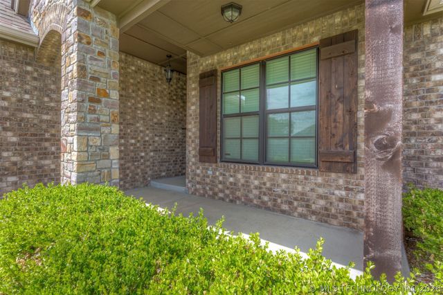 8110 N 77 East Avenue, Owasso, OK 74055