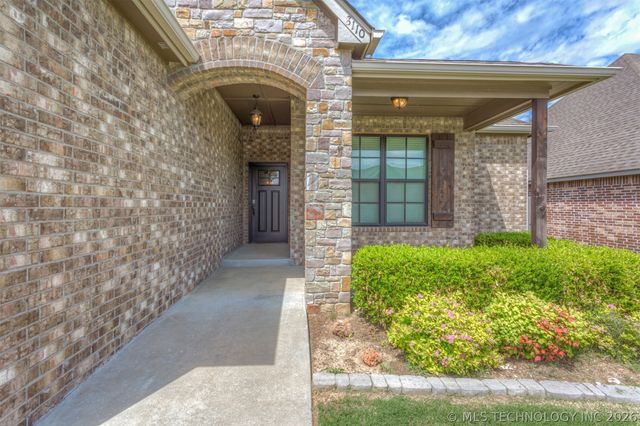 8110 N 77 East Avenue, Owasso, OK 74055