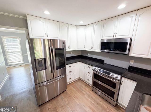 1876 Geyser Trace, Lawrenceville, GA 30044