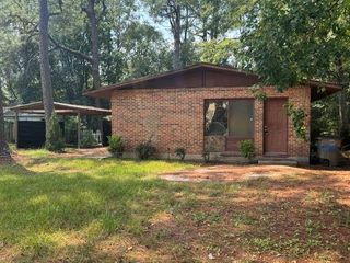 1556 Fleetwood Drive E, Mobile, AL 36605