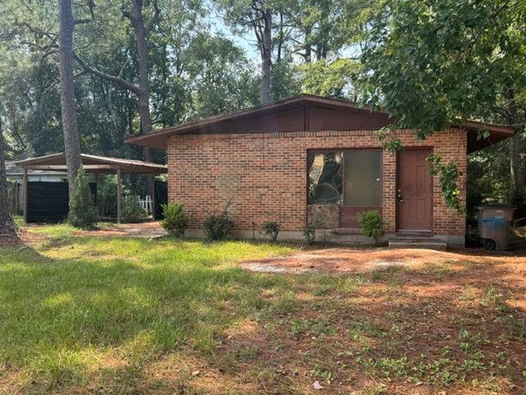 1556 Fleetwood Drive E, Mobile, AL 36605