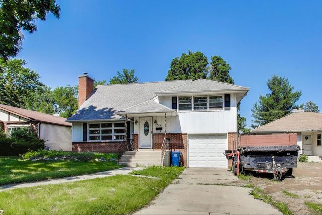 403 Dalton Avenue, Mundelein, IL 60060