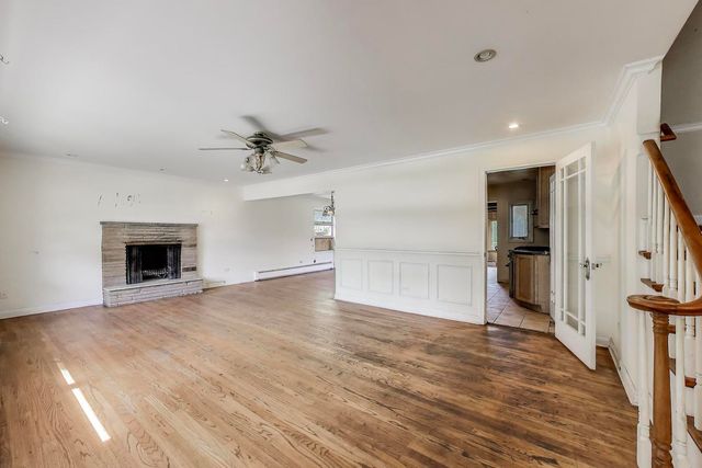 403 Dalton Avenue, Mundelein, IL 60060
