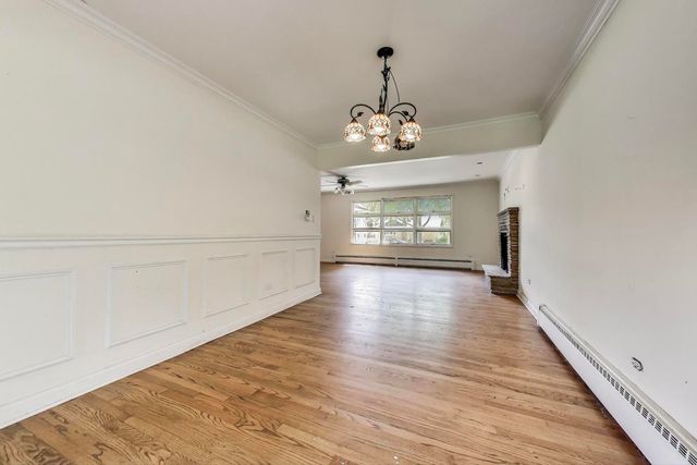 403 Dalton Avenue, Mundelein, IL 60060