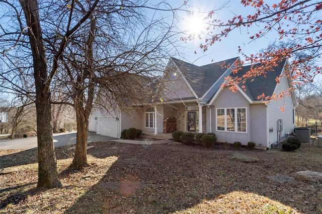 28098 Overbrook Road, Paola, KS 66071