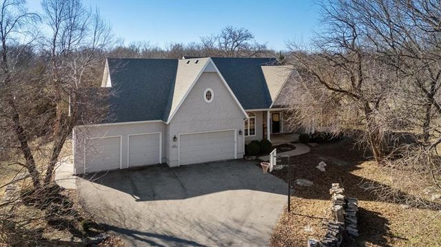 28098 Overbrook Road, Paola, KS 66071