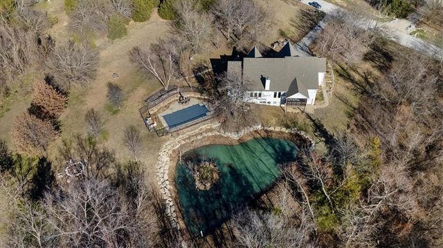 28098 Overbrook Road, Paola, KS 66071