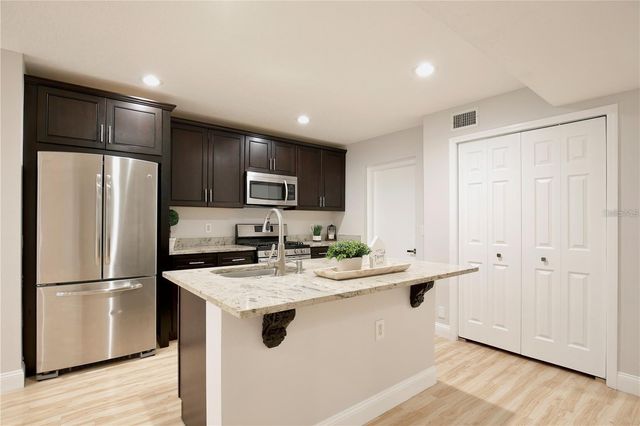 112 HERON BAY CIRCLE, Lake Mary, FL 32746