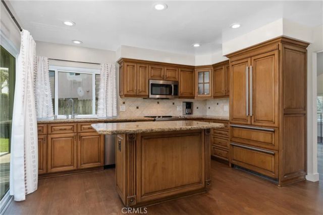 6595 Jaluit, Cypress, CA 90630