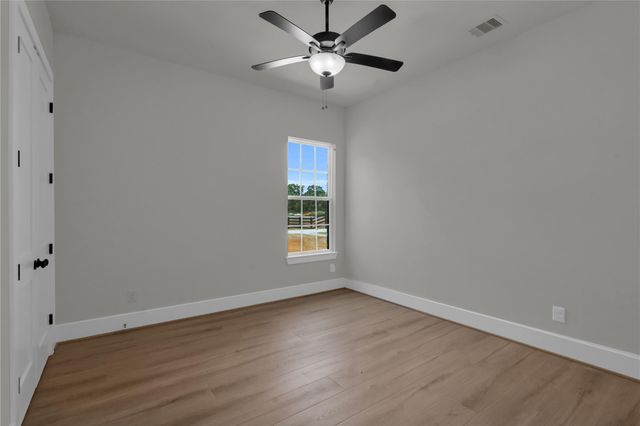 301 Seguin Drive, New Waverly, TX 77358