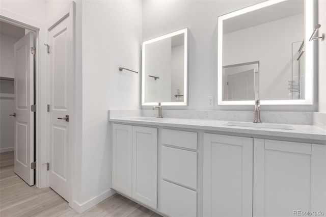 6153 N Ceylon Street 303, Denver, CO 80249