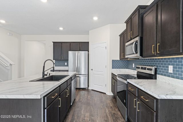 6060 BLACK STALLION Drive, Jacksonville, FL 32234