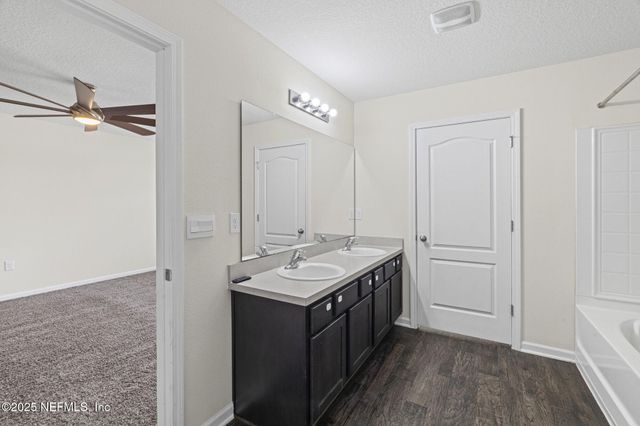 6060 BLACK STALLION Drive, Jacksonville, FL 32234