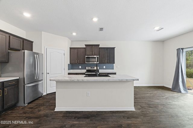 6060 BLACK STALLION Drive, Jacksonville, FL 32234