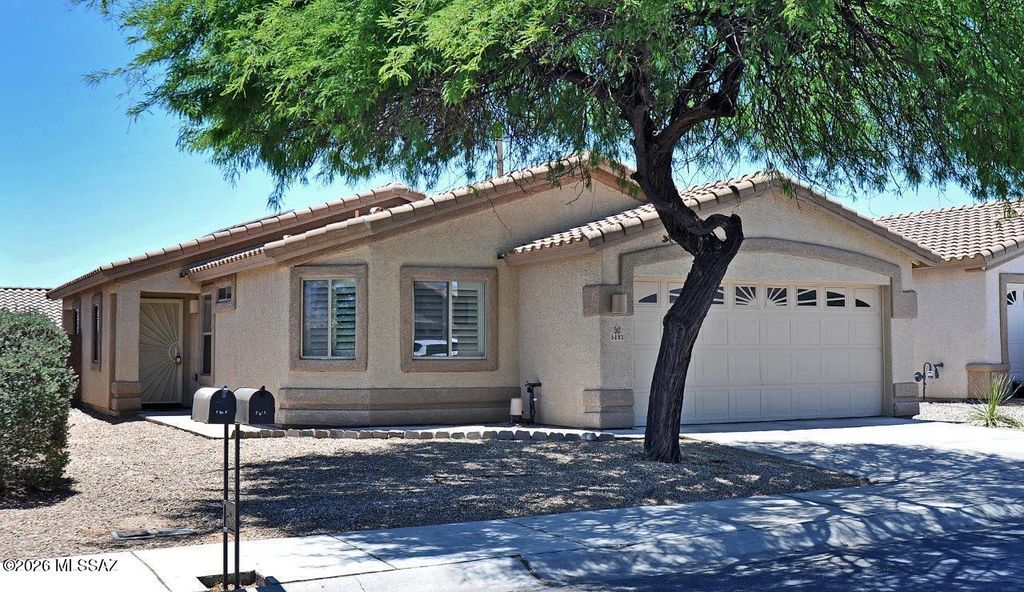 5493 W Silent Dove Way, Marana, AZ 85658