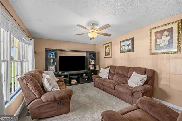 123 Donna Street SW, Calhoun, GA 30701
