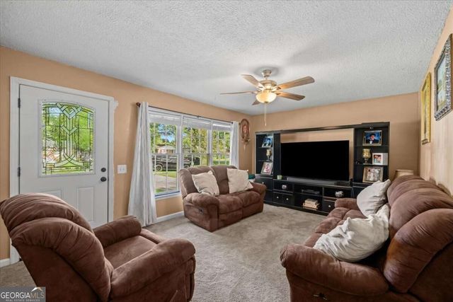 123 Donna Street SW, Calhoun, GA 30701