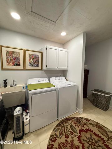 103 Continental Drive 7, Elizabeth City, NC 27909