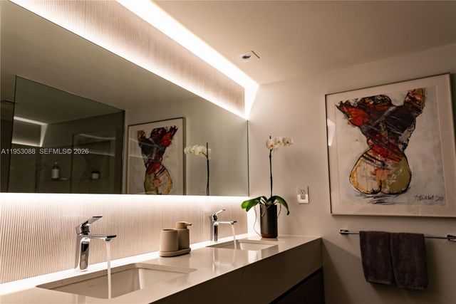 1000 Quayside Ter 801, Miami, FL 33138