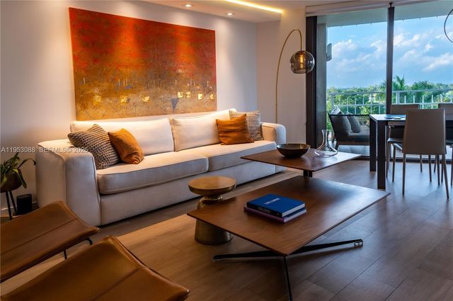 1000 Quayside Ter 801, Miami, FL 33138