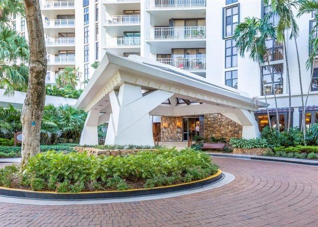 1000 Quayside Ter 801, Miami, FL 33138