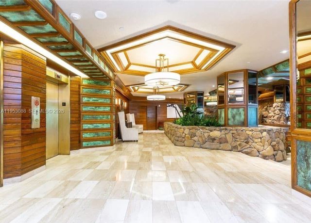 1000 Quayside Ter 801, Miami, FL 33138