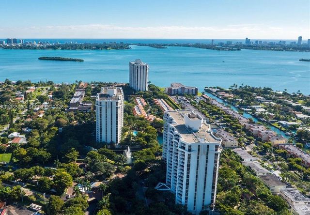 1000 Quayside Ter 801, Miami, FL 33138