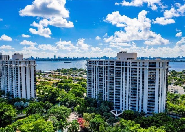 1000 Quayside Ter 801, Miami, FL 33138