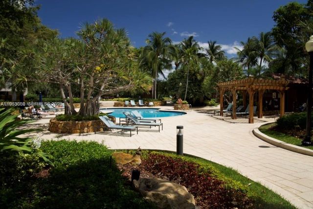 1000 Quayside Ter 801, Miami, FL 33138