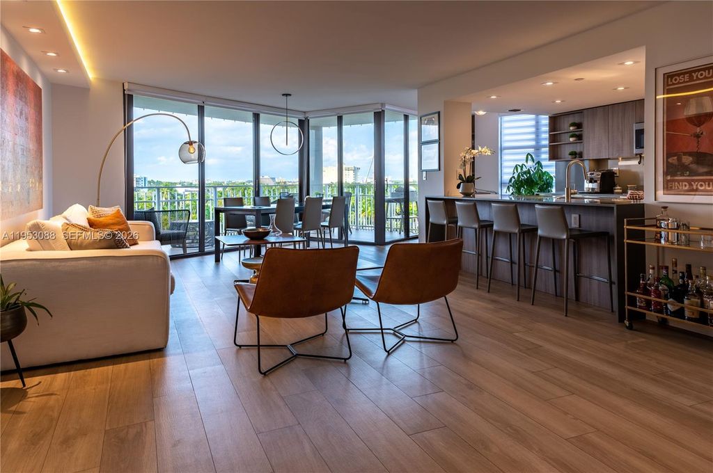 1000 Quayside Ter 801, Miami, FL 33138