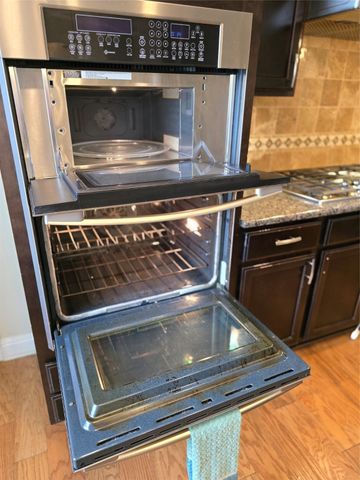2447 Embleton Drive, Lewisville, TX 75067