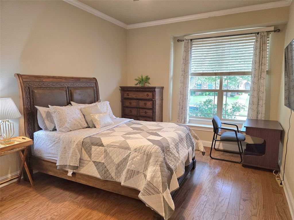 2447 Embleton Drive, Lewisville, TX 75067