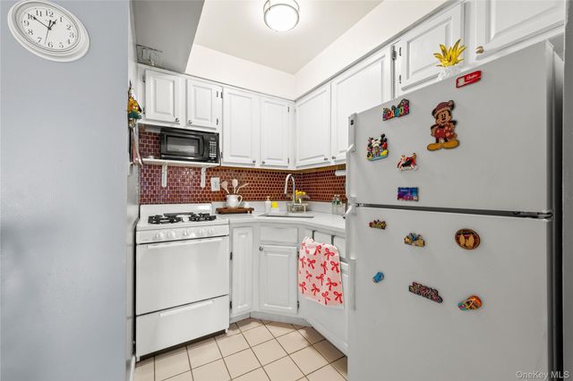 5611 Van Cleef Street, Corona, NY 11368