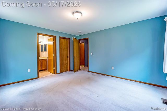 2154 Kingston Drive, Pinckney, MI 48169