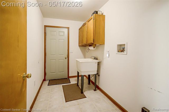 2154 Kingston Drive, Pinckney, MI 48169