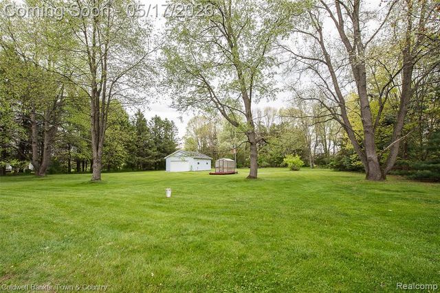 2154 Kingston Drive, Pinckney, MI 48169