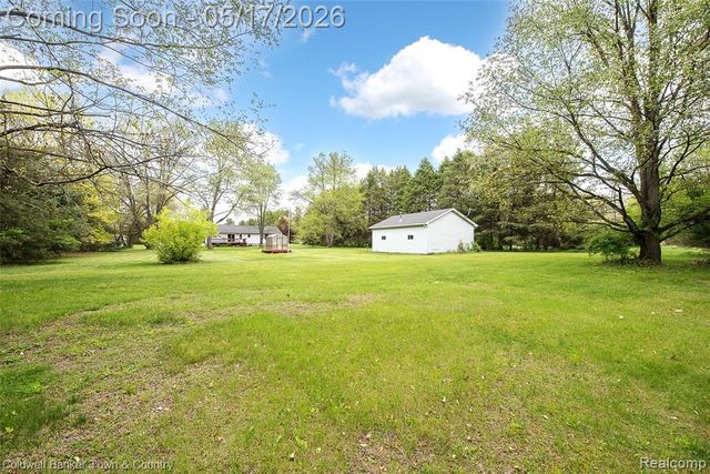 2154 Kingston Drive, Pinckney, MI 48169