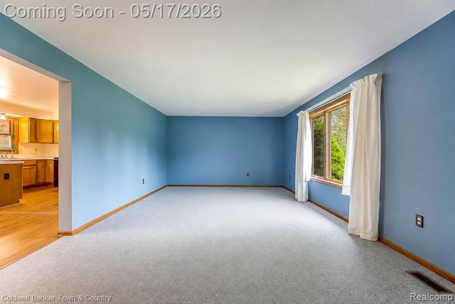 2154 Kingston Drive, Pinckney, MI 48169