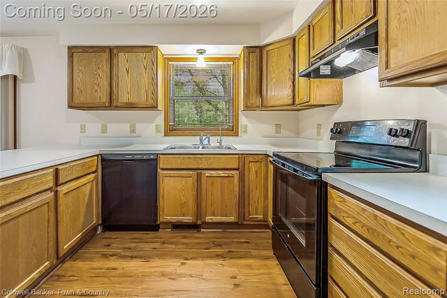 2154 Kingston Drive, Pinckney, MI 48169
