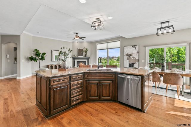 12205 S 73Rd Avenue, Papillion, NE 68046