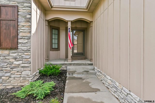 12205 S 73Rd Avenue, Papillion, NE 68046