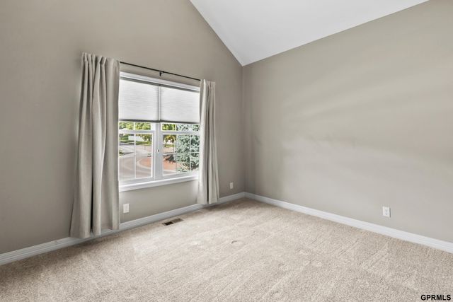 12205 S 73Rd Avenue, Papillion, NE 68046