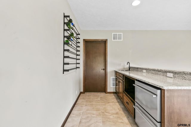 12205 S 73Rd Avenue, Papillion, NE 68046