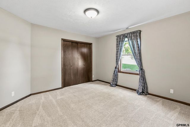 12205 S 73Rd Avenue, Papillion, NE 68046