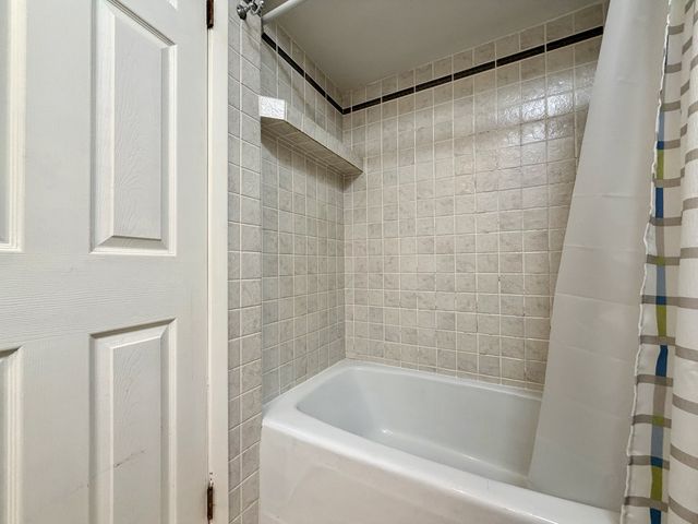 5840 W 104th Street 314, Oak Lawn, IL 60453