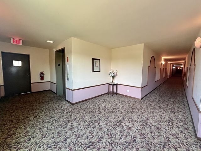5840 W 104th Street 314, Oak Lawn, IL 60453